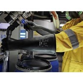 Ansell AlphaTec 87-104 Heavy Duty Rubber Chemical Resistant Gauntlet 43cm
